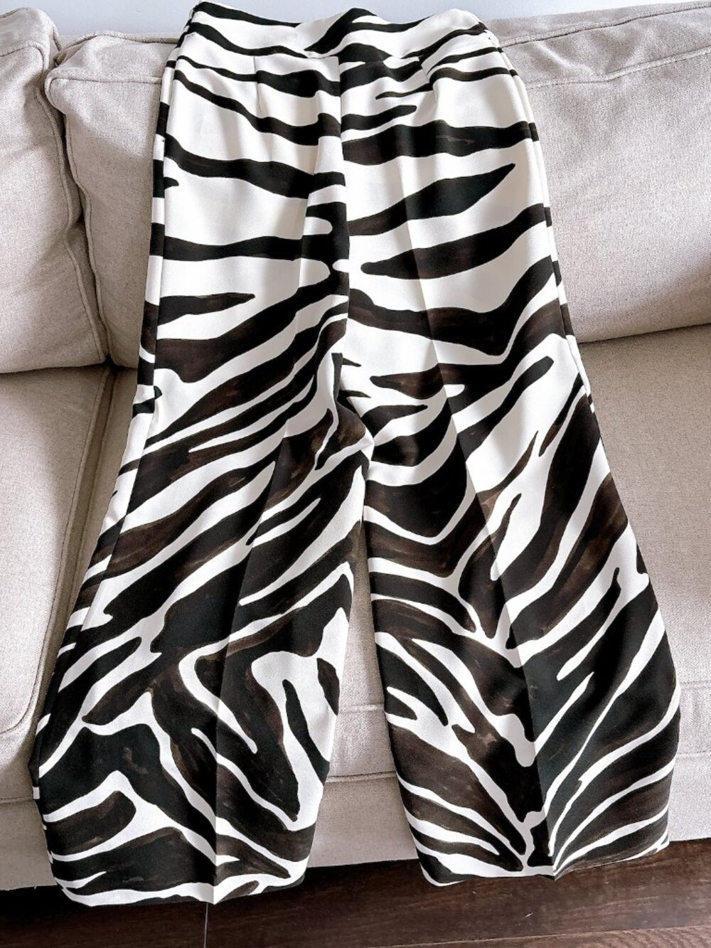 BRAND NEW WITH TAG ZARA PANGS, SIZE S